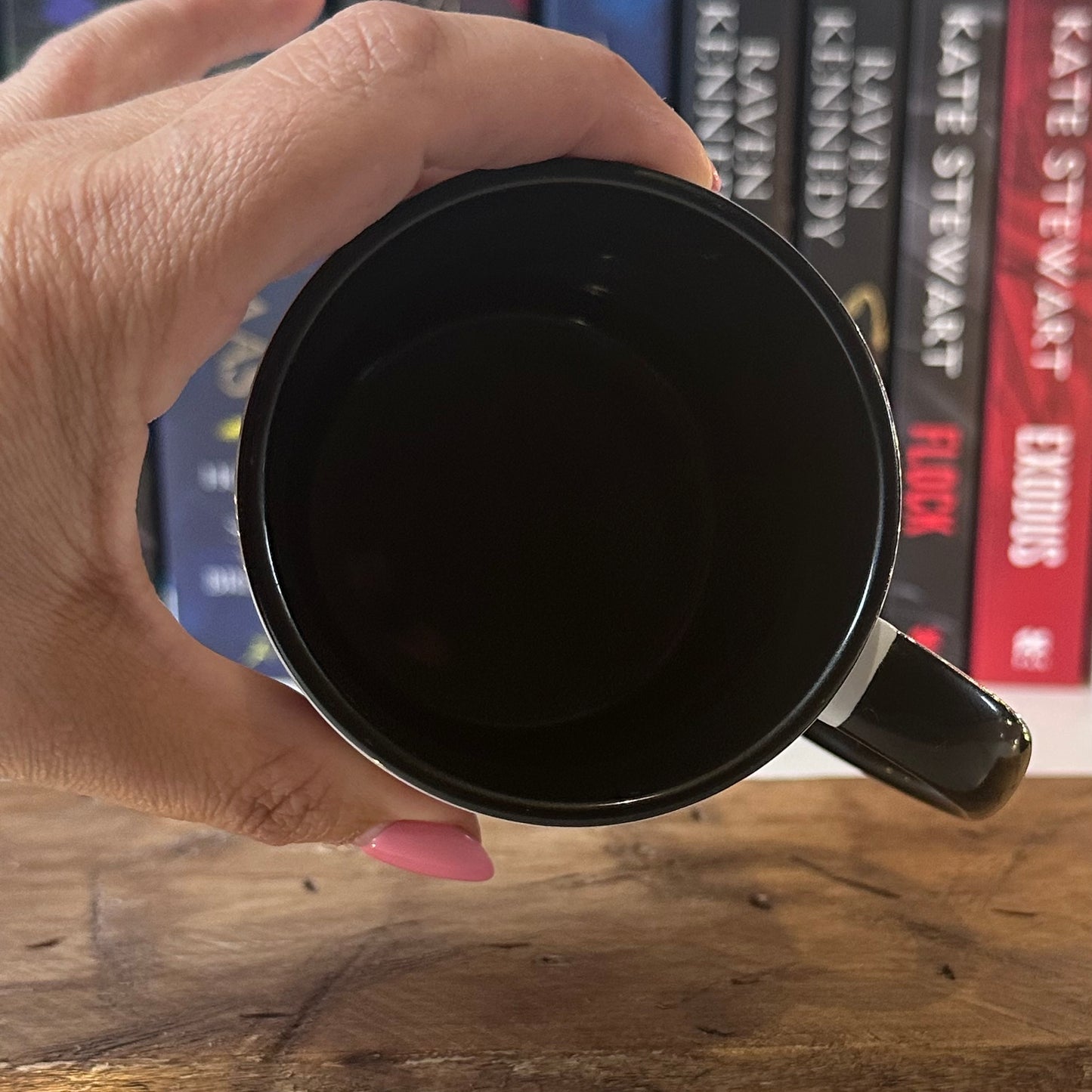 BOOKTROVERT Black Lined Mug