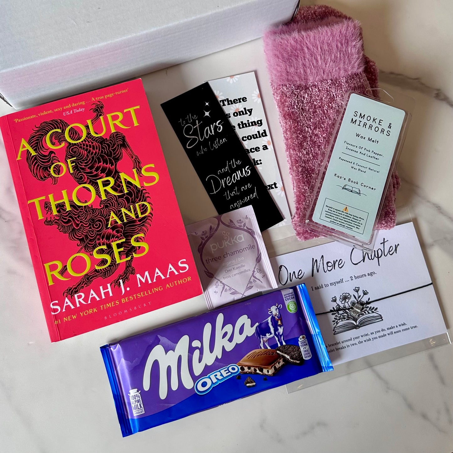 A Court of Thorns and Roses Gift Box