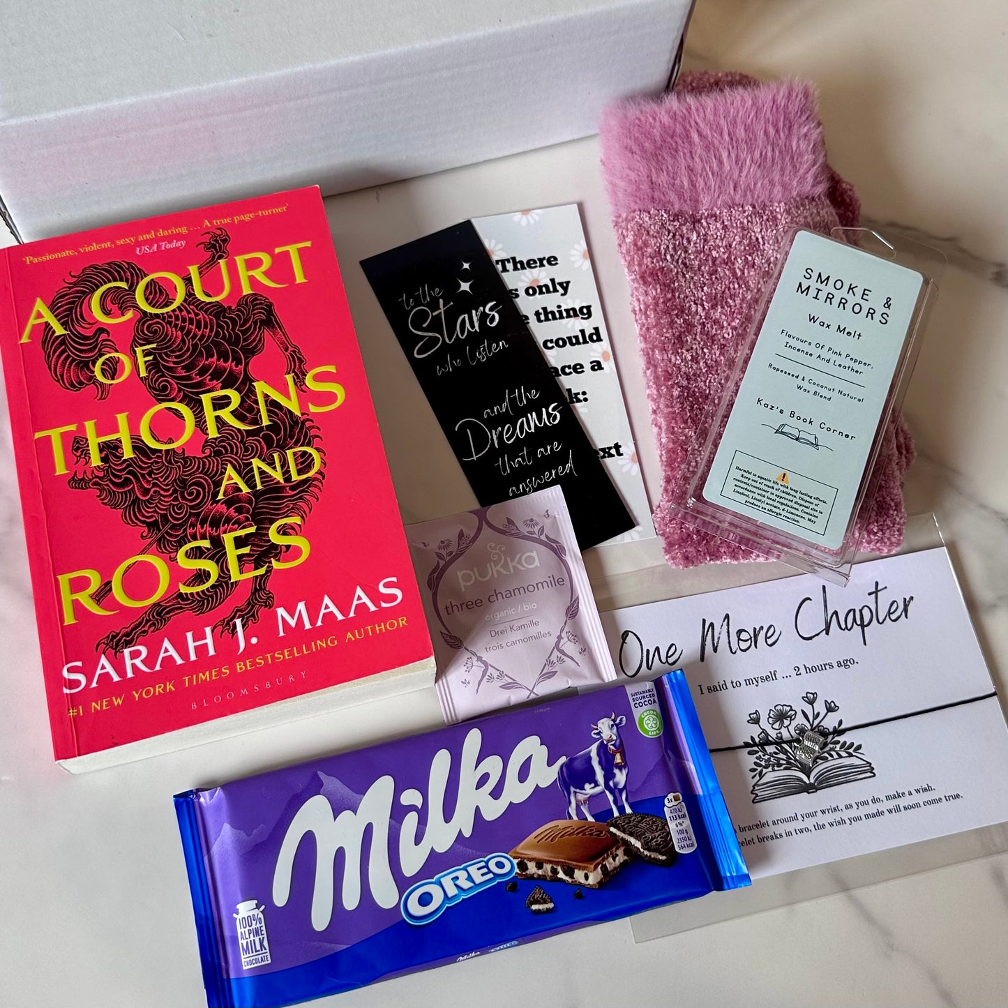 A Court of Thorns and Roses Gift Box