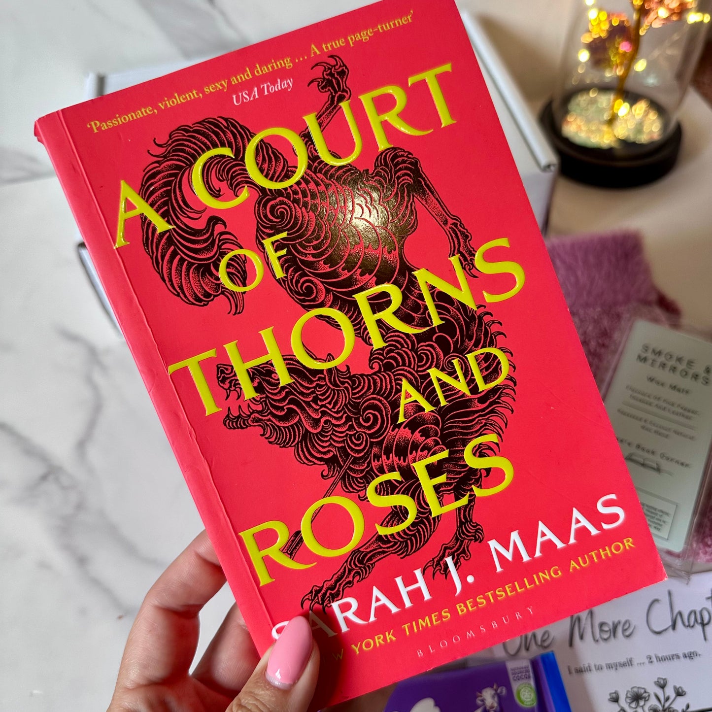 A Court of Thorns and Roses Gift Box