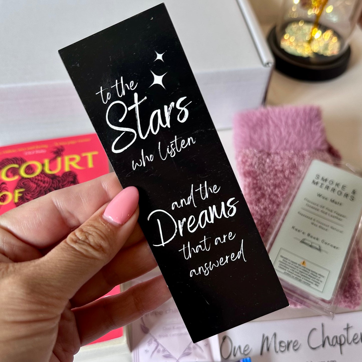 A Court of Thorns and Roses Gift Box